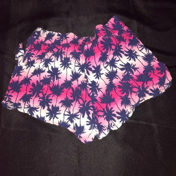 Epic threads Shorts - Picture 1 of 3